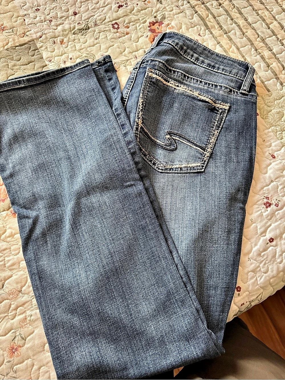 Silver Jeans Co. Suki Slim Bootcut Jeans. Blue Waist 31